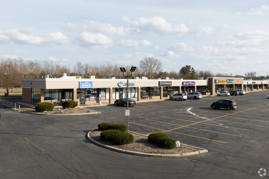 1855 S Reynolds Rd, Toledo, OH for lease - Building Photo - Image 2 of 8