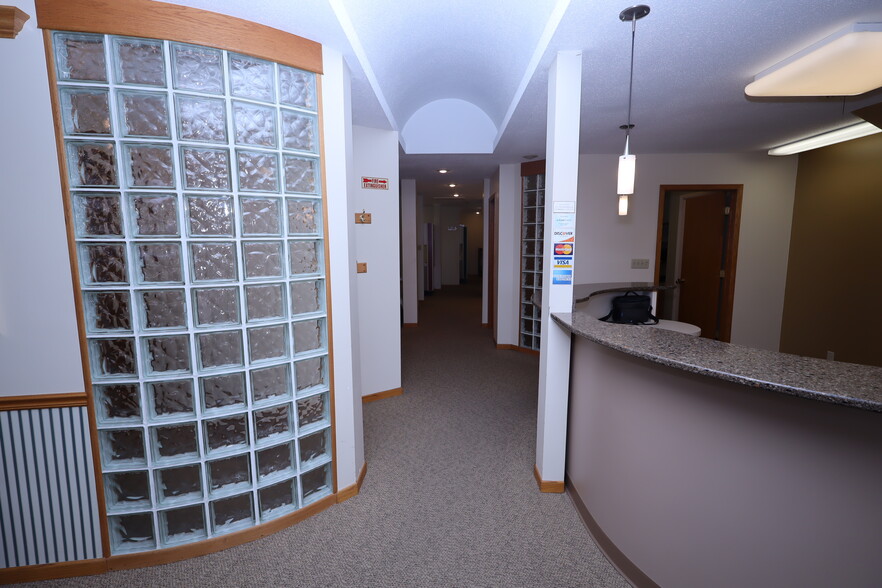 117 S 2nd St, Whitewater, WI for lease - Interior Photo - Image 3 of 7