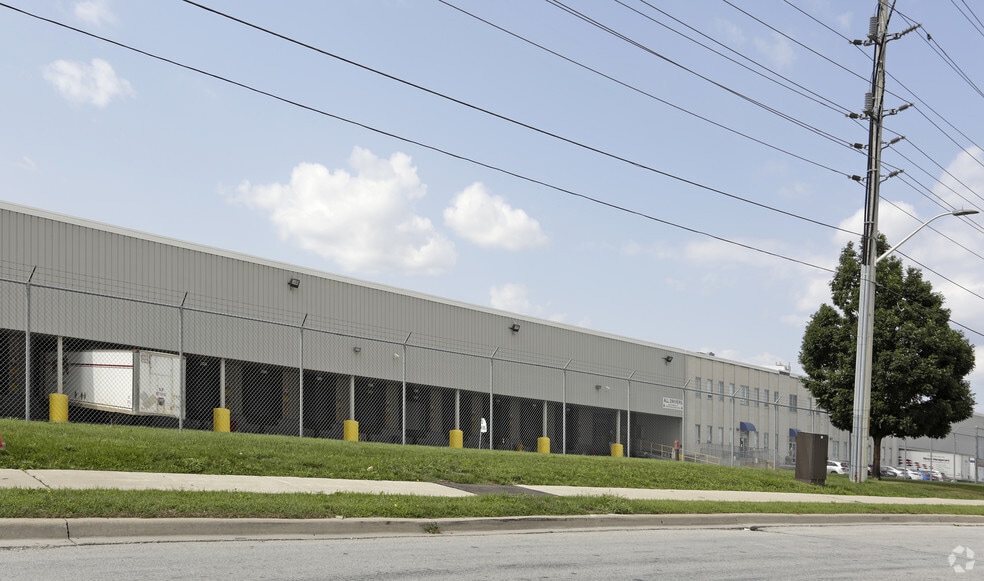 6757 Northwest Dr, Mississauga, ON for lease - Primary Photo - Image 2 of 8