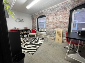 58 Pulaski St, Peabody, MA for lease Interior Photo- Image 1 of 3