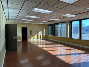 133 Scanlan St, Newton, MS for sale Interior Photo- Image 1 of 9