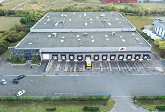 Industrial in Longueil-Sainte-Marie for lease - Building Photo - Image 1 of 8