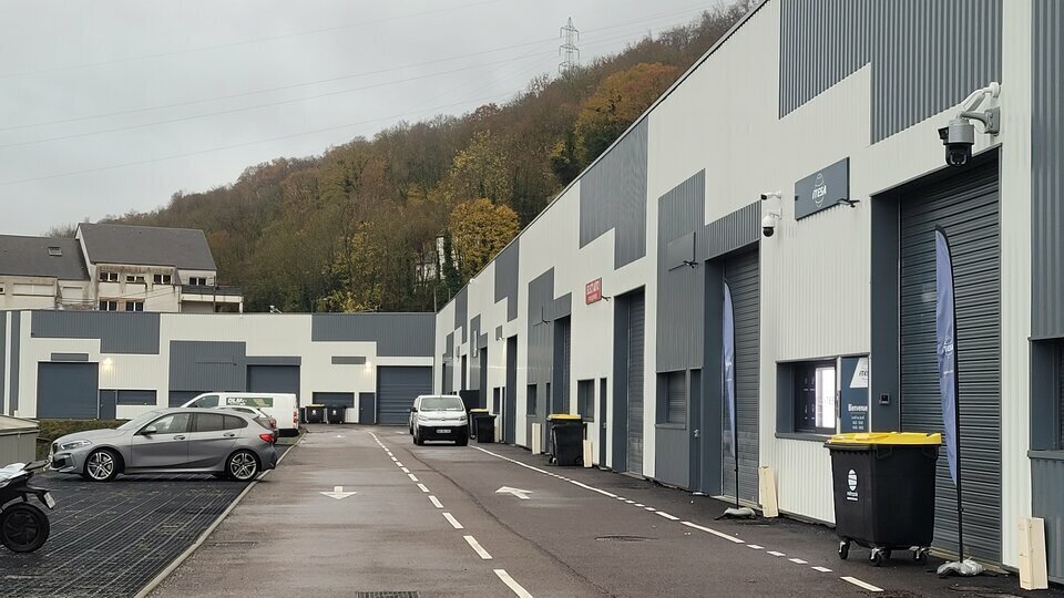 Flex in BAPEAUME-LES-ROUEN for lease Building Photo- Image 1 of 11