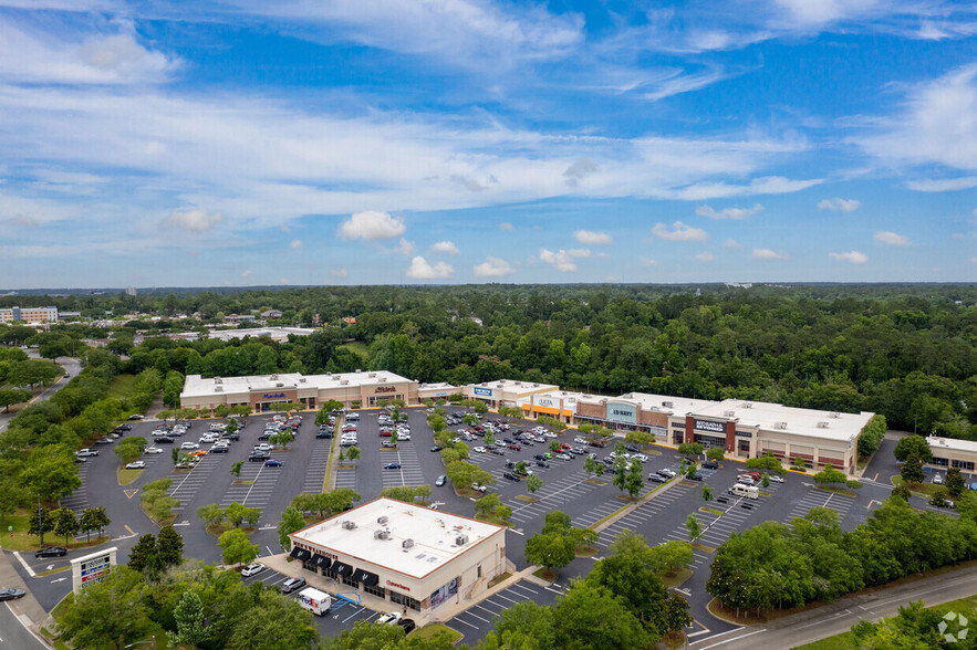 1415-1645 Governor's Square Blvd, Tallahassee, FL for lease - Building Photo - Image 3 of 39