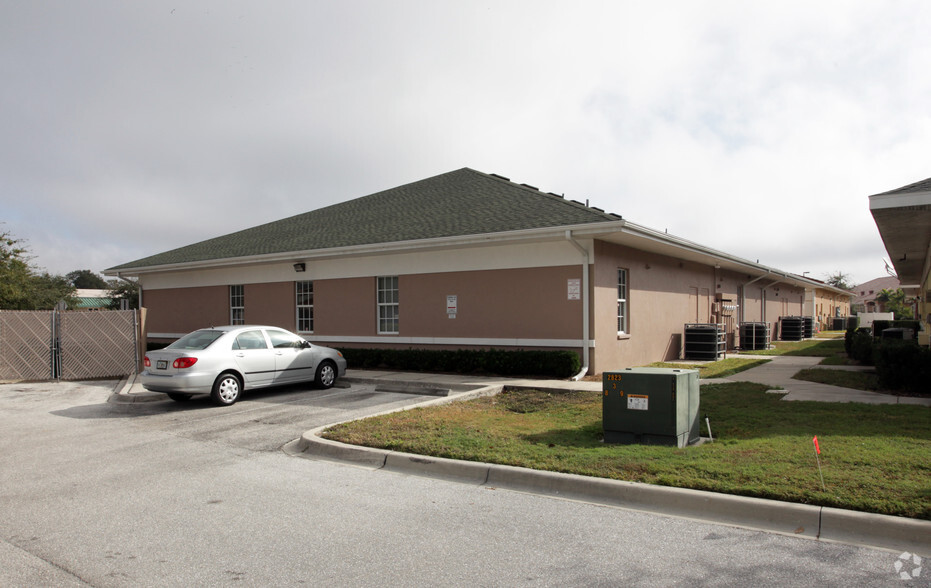 5214-5220 4th Avenue Cir E, Bradenton, FL for lease - Building Photo - Image 2 of 2