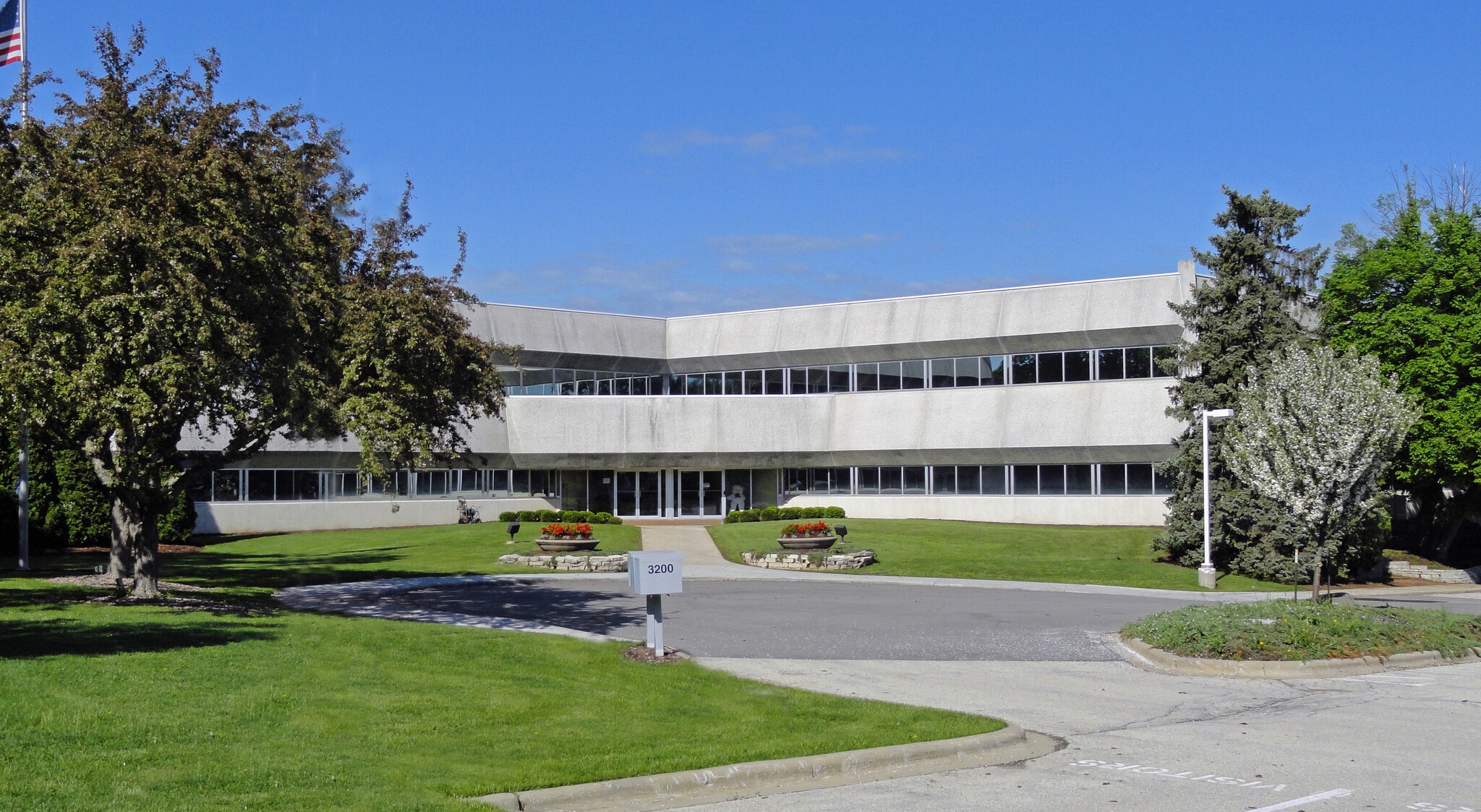 3200 Riverside Dr, Green Bay, WI 54301 WillowBrook Office Building