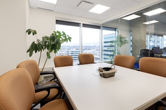 1726 Dolphin Av, Kelowna, BC for lease Interior Photo- Image 2 of 14