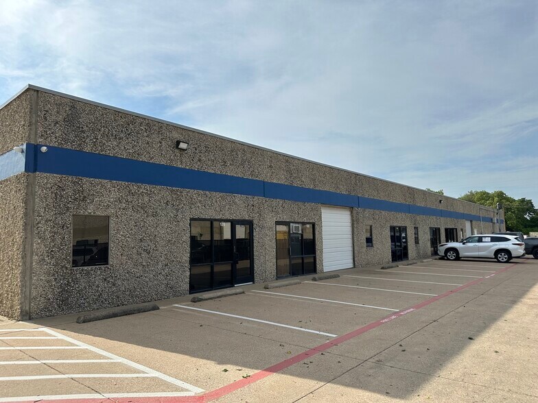 2540 Glenda Ln, Dallas, TX for lease - Building Photo - Image 1 of 4