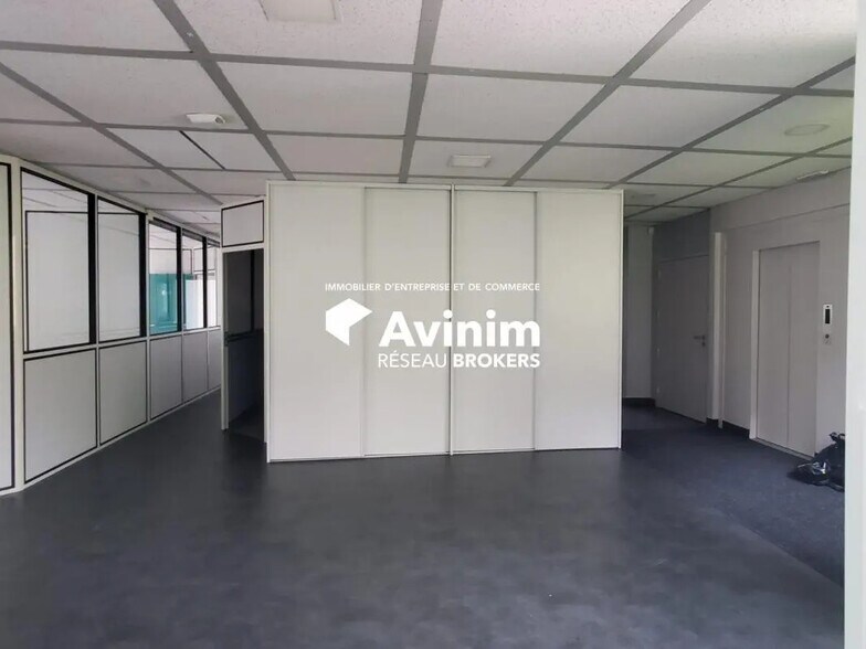 Office in Annecy for lease - Interior Photo - Image 3 of 6