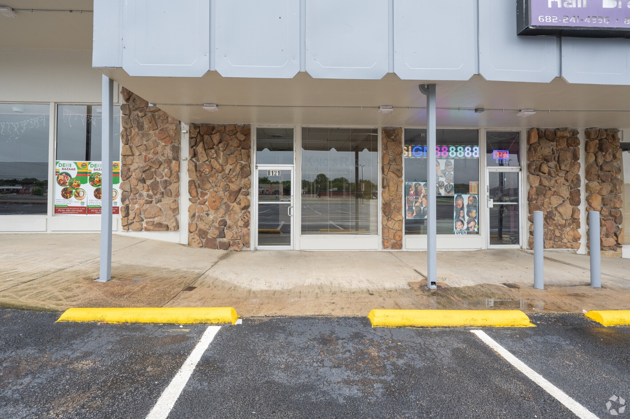 8101-8155 W Camp Bowie Blvd, Fort Worth, TX for lease Building Photo- Image 1 of 2