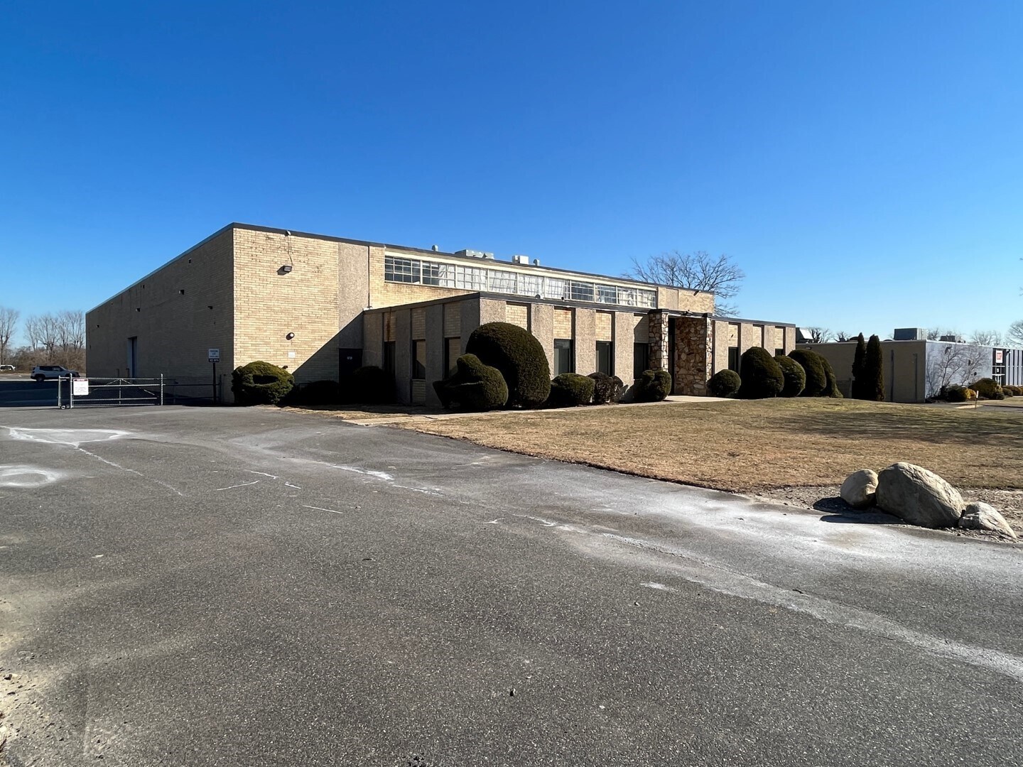 65 Engineers Rd, Hauppauge, NY for sale Building Photo- Image 1 of 1