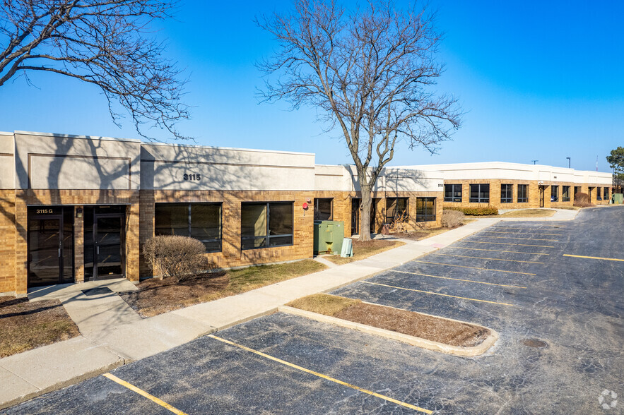 3115 N Wilke Rd, Arlington Heights, IL for sale - Building Photo - Image 2 of 13