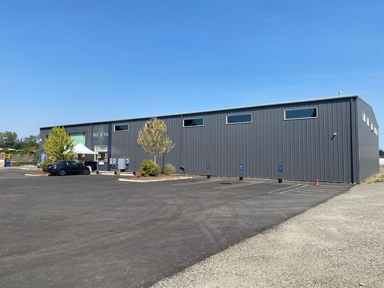 1385 Industrial Ave, Woodburn, OR for lease - Building Photo - Image 1 of 16