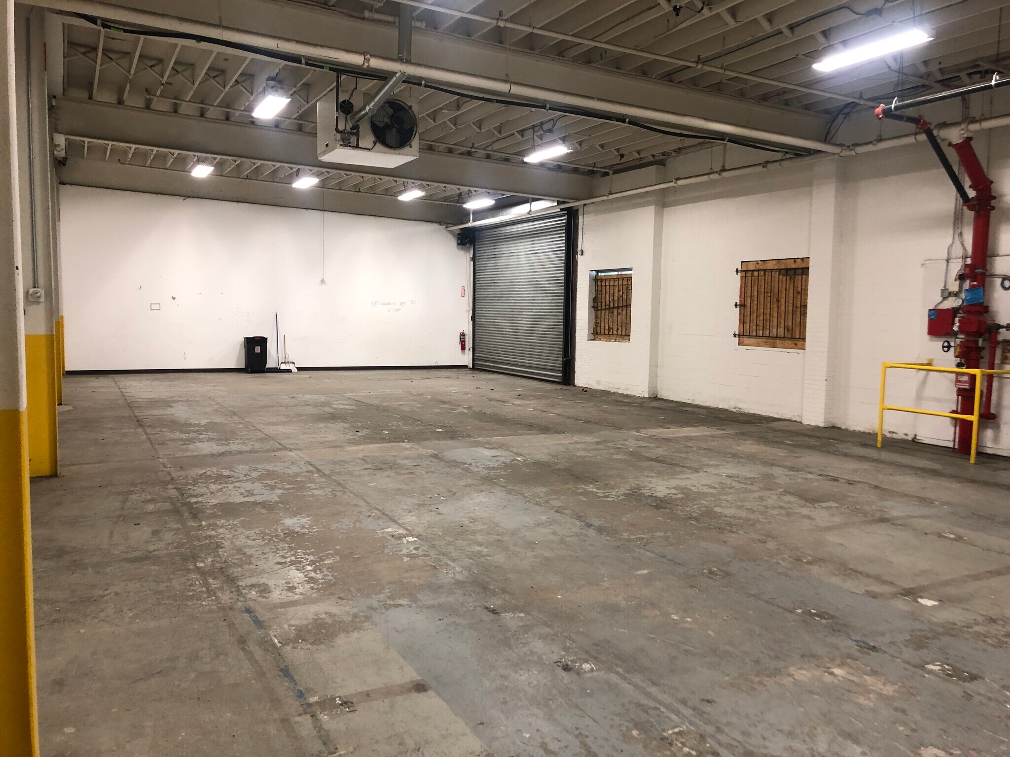 999 S Oyster Bay Rd, Bethpage, NY 11714 Warehouse Distribution