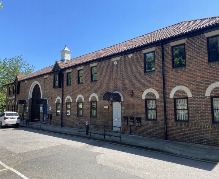 Furlong Rd, Bourne End, BKM SL8 5AU