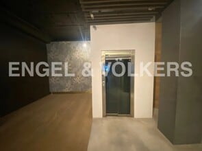 Retail in Barcelona, Barcelona for lease Interior Photo- Image 2 of 3