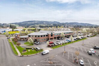 901 N Brutscher St, Newberg, OR - AERIAL  map view