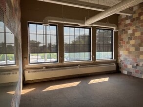 428 S Monroe St, Monroe, MI for lease Interior Photo- Image 1 of 12