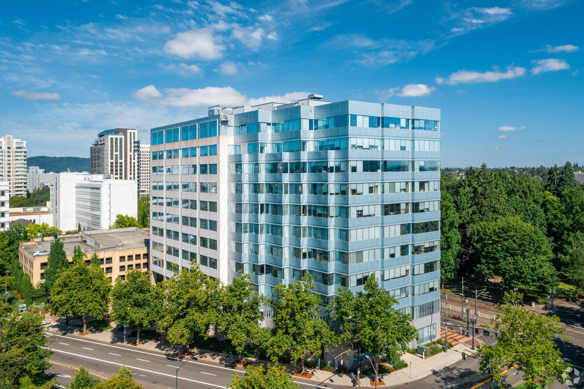 1201 NE Lloyd Blvd, Portland, OR for lease Building Photo- Image 1 of 28