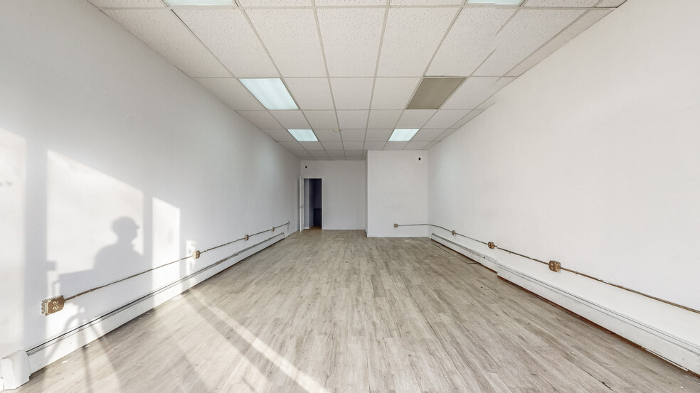 85 Ocean Ave, Valley Stream, NY for lease - Interior Photo - Image 3 of 13