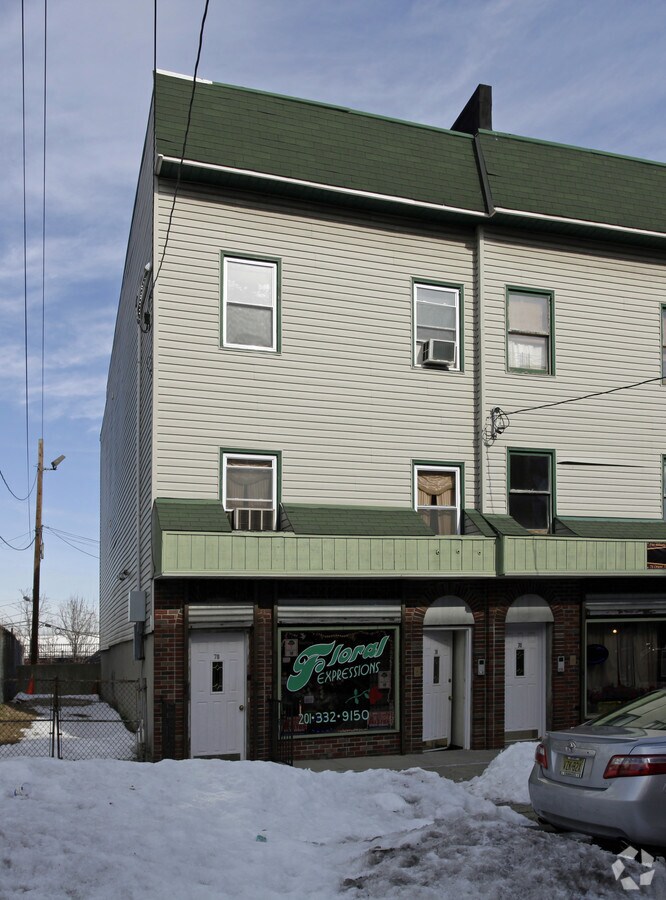 78 Orient Ave, Jersey City, NJ 07305