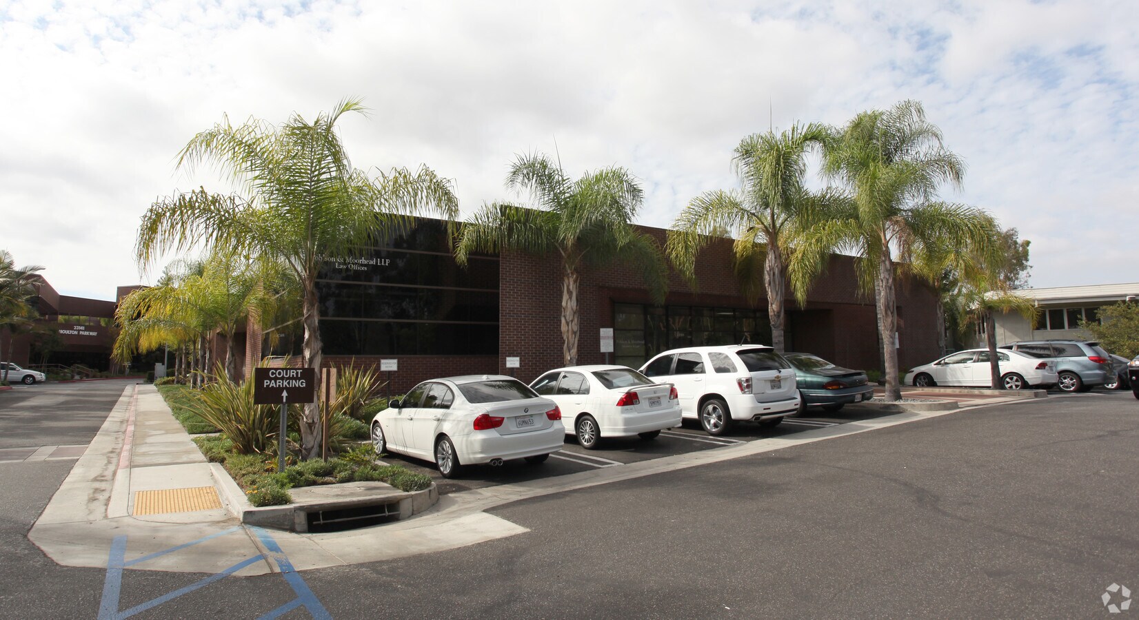 23151 Moulton Pky, Laguna Hills, CA 92653