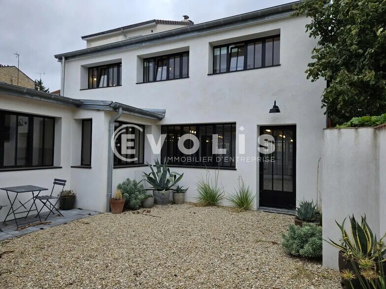 Office in Arcueil for lease - Building Photo - Image 2 of 24