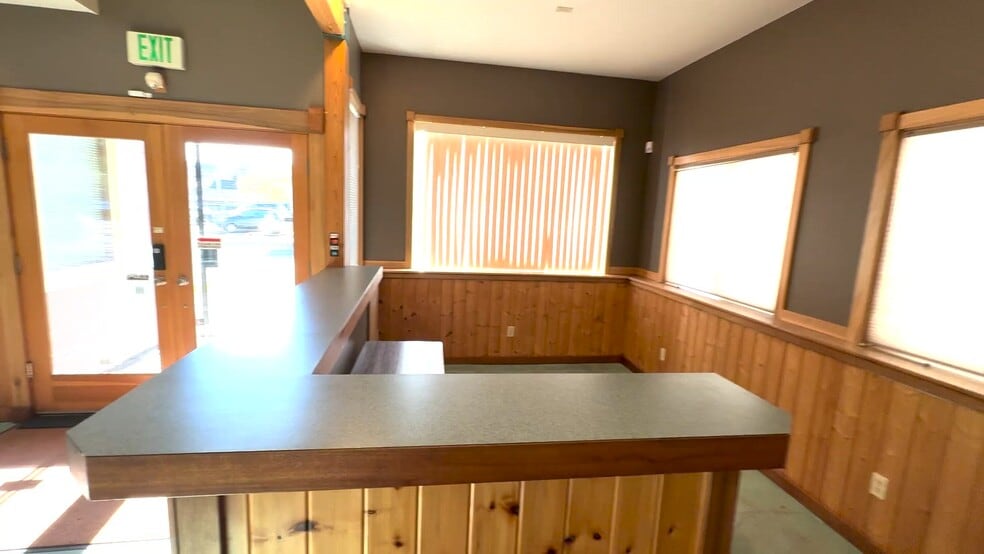 338 NW 85th St, Seattle, WA for lease - Commercial Listing Video - Image 2 of 22