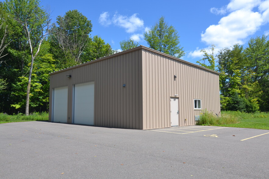 664 Community Cir, Marathon, WI for sale - Primary Photo - Image 1 of 1