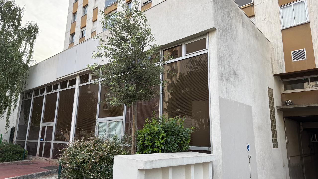 Multifamily in Montrouge for sale Building Photo- Image 1 of 10