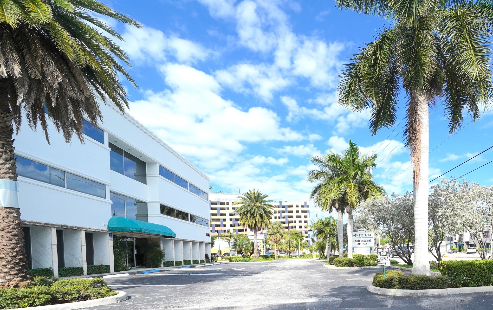 1995 E Oakland Park Blvd, Fort Lauderdale, FL for sale Building Photo- Image 1 of 10