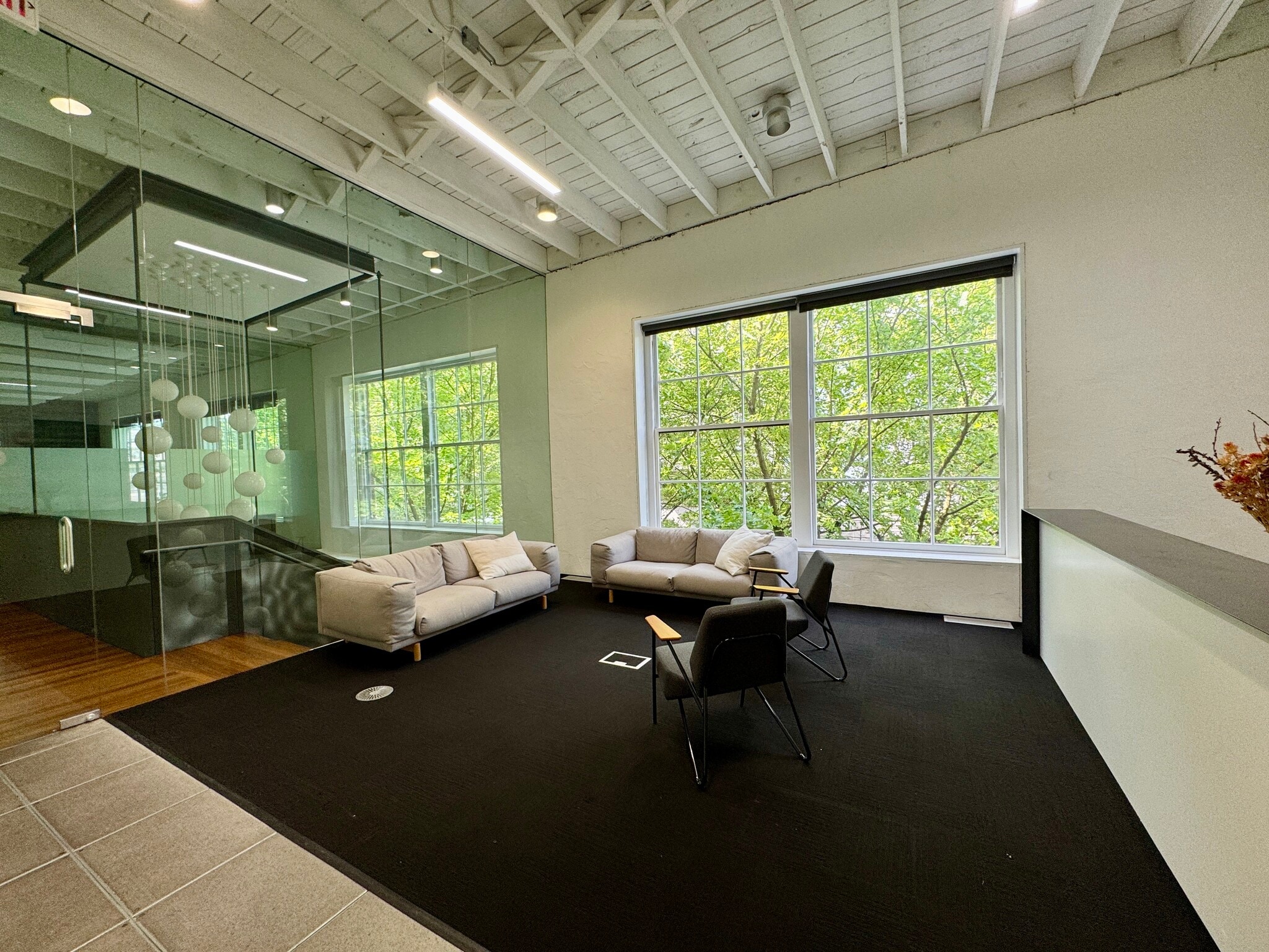 904-916 NW Hoyt St, Portland, OR for lease Interior Photo- Image 1 of 20