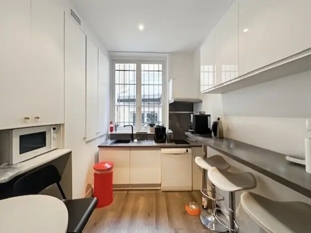 Office in Paris for lease - Building Photo - Image 3 of 8