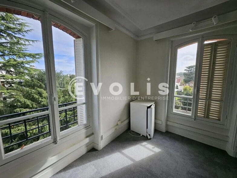 Office in Bourg-la-Reine for lease - Interior Photo - Image 3 of 20