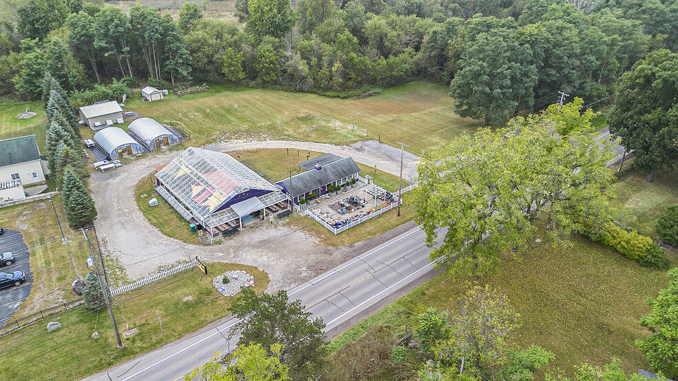 2398 Grange Hall Rd, Fenton, MI for sale - Building Photo - Image 3 of 34