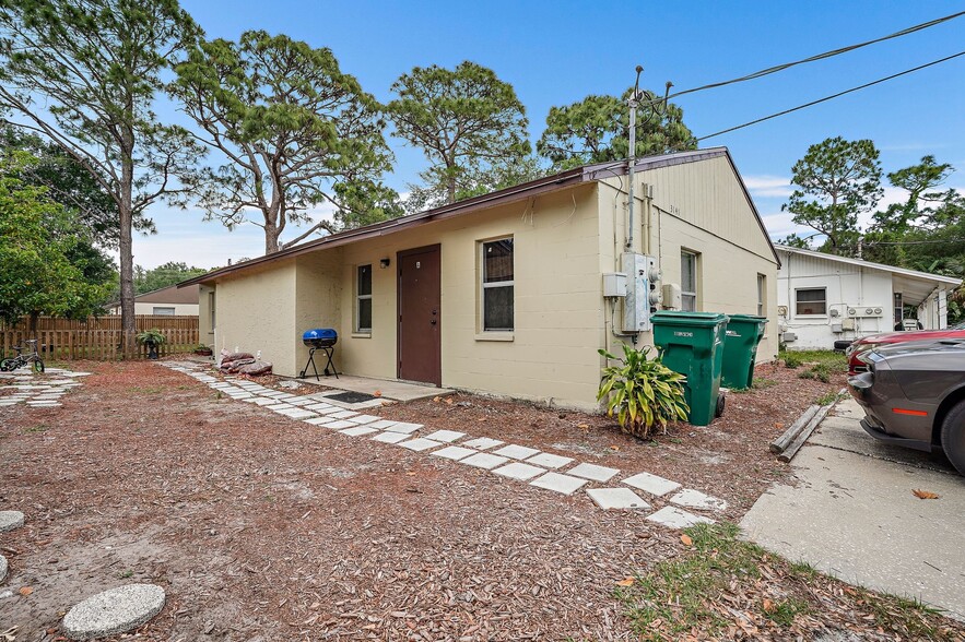 Tampa Bay 8 duplex Portfolio / 16 units portfolio of 8 properties for sale on LoopNet.com - Building Photo - Image 3 of 14