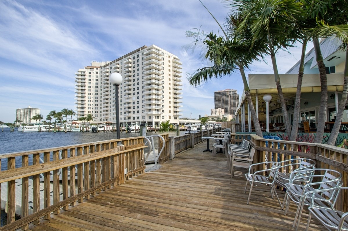 429 Seabreeze Blvd, Fort Lauderdale, FL 33316 Office Space Above Coconuts Restaurant