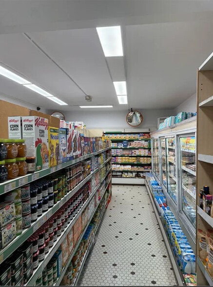 Retail in Boulogne-Billancourt for sale - Interior Photo - Image 2 of 8