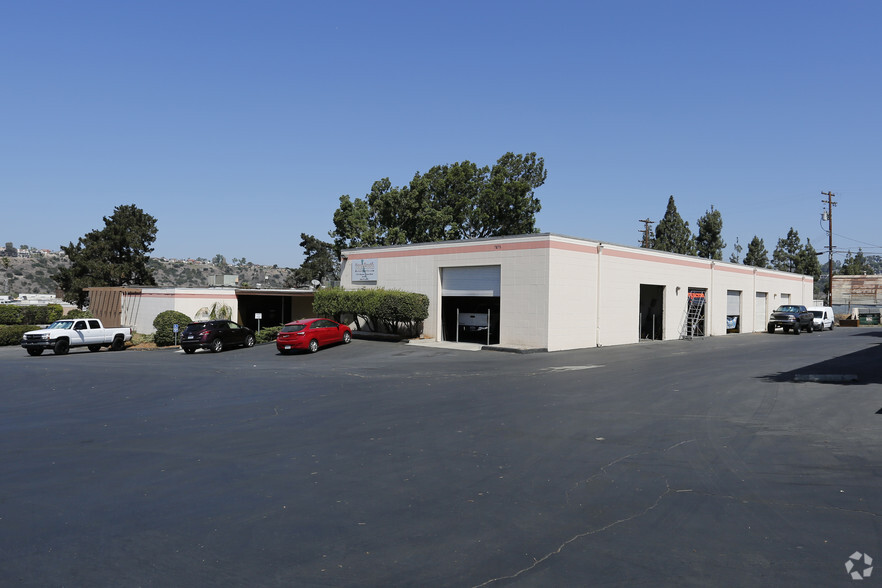 7075 Mission Gorge Rd, San Diego, CA for lease - Primary Photo - Image 1 of 10