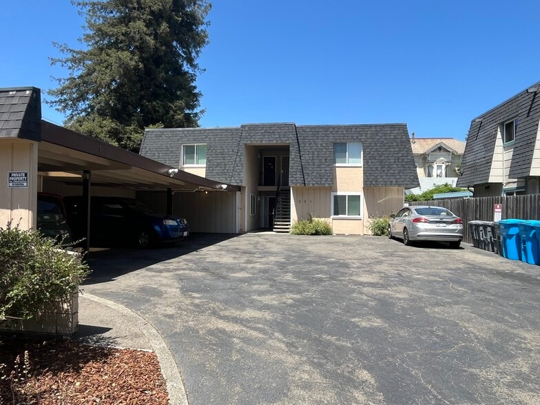 351 10th St, Santa Rosa, CA for sale - Primary Photo - Image 1 of 8