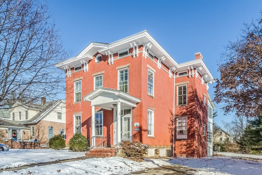 32 West St, Annandale, NJ 08801