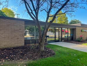 908 Bridge St NW, Grand Rapids, MI for lease Building Photo- Image 1 of 8