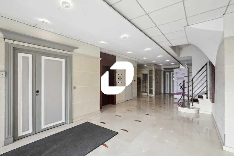 Office in Villebon-sur-Yvette for lease - Lobby - Image 3 of 10