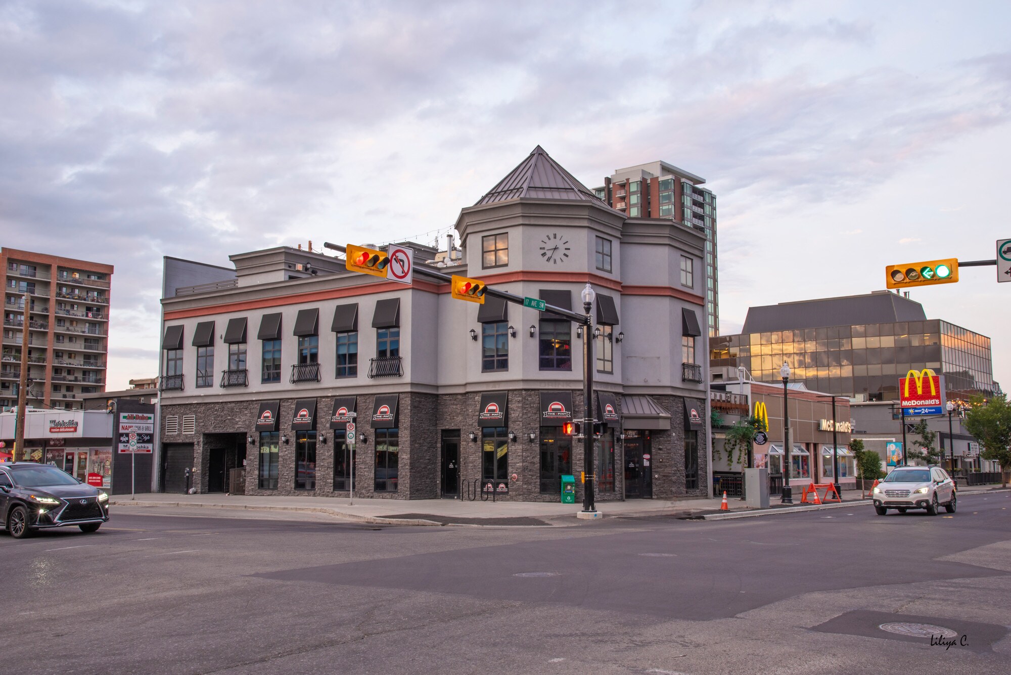 1428 17th Ave SW, Calgary, AB, T2T 0C3 Storefront Retail/Office