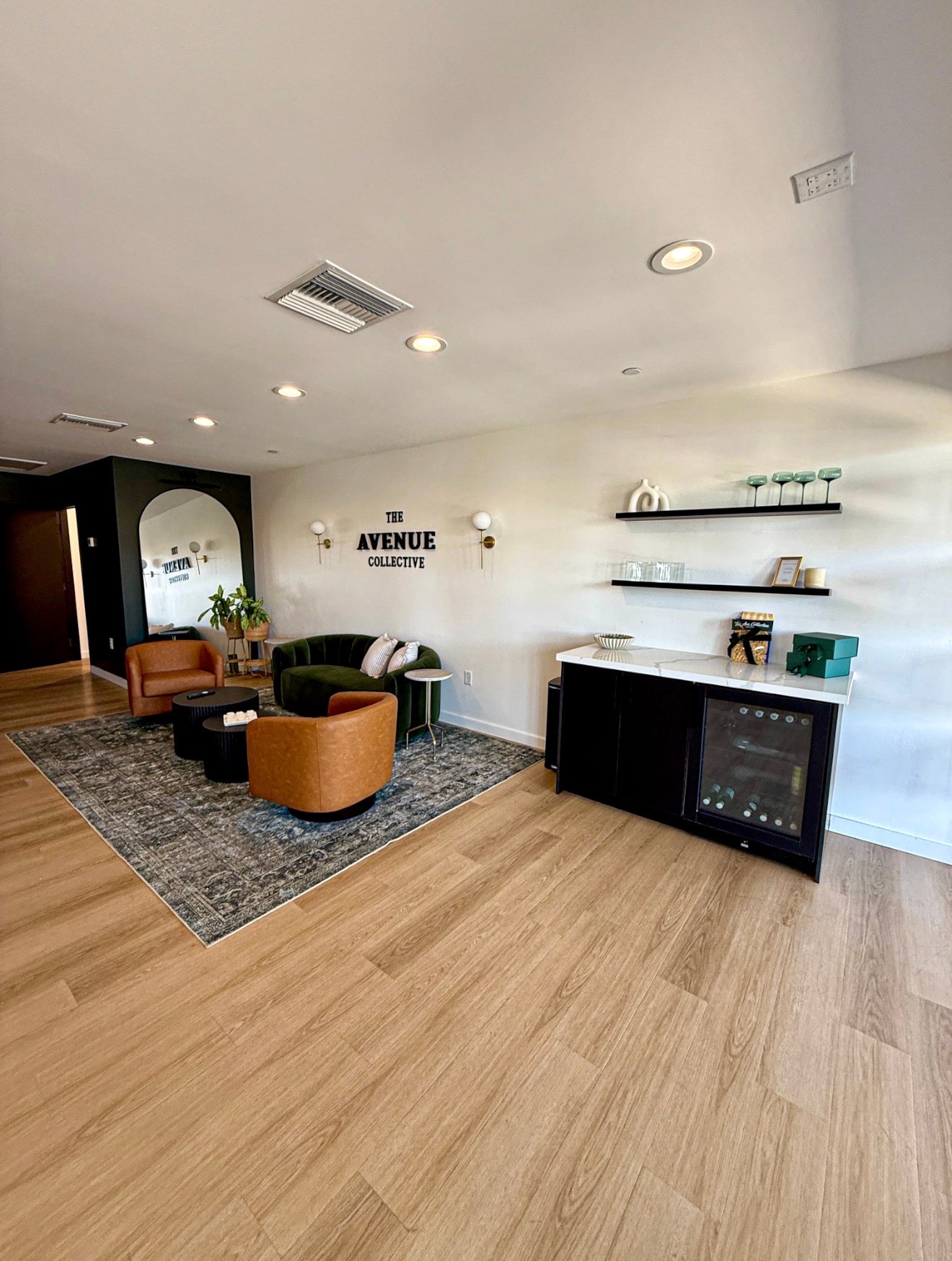 3207-3225 N Hayden Rd, Scottsdale, AZ for lease Interior Photo- Image 1 of 3