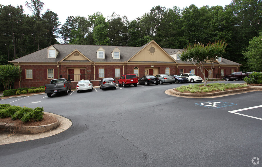 625 Beaver Ruin Rd NW, Lilburn, GA for lease - Primary Photo - Image 1 of 7