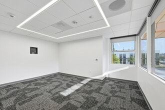 11555 Sorrento Valley Rd, San Diego, CA for lease Interior Photo- Image 1 of 11