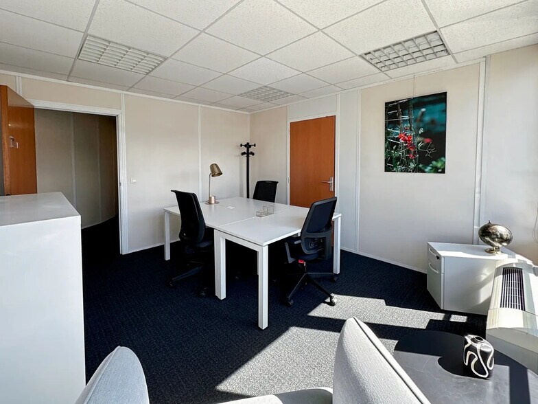 29 Boulevard Des Alpes, Meylan for lease - Interior Photo - Image 2 of 15