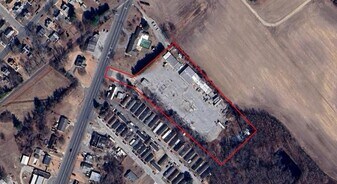 ±12,400 SF on 4.3 AC Industrial Opportunity - Warehouse