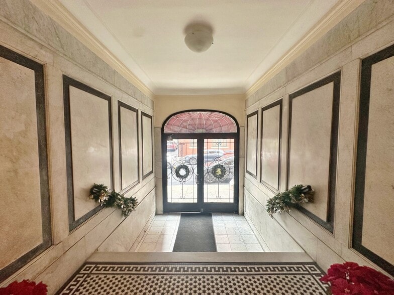 3014 29th St, Long Island City, NY for sale - Lobby - Image 2 of 30